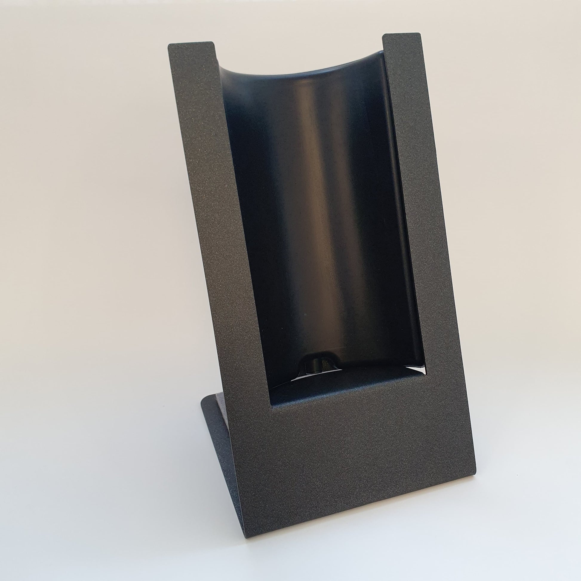 Weinkühler rechts abgelichtet von Essentia Vinum UG (haftungsbeschränkt).